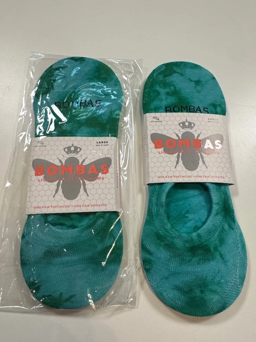 Bombas NWT Tie Dye No Show Socks 2 PR SZ: Large fits women 7-9 Color: Green